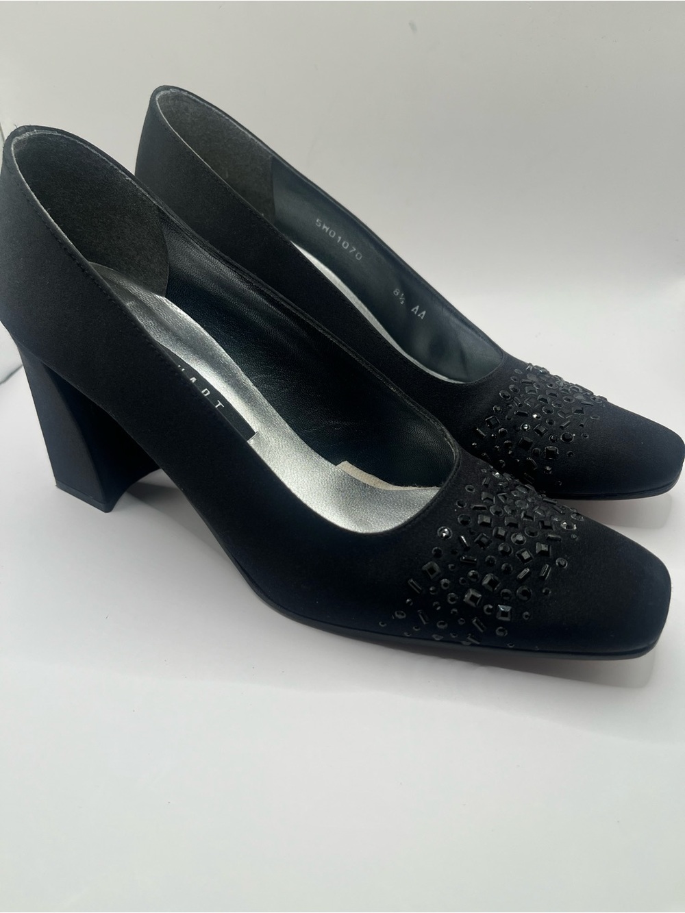 Stuart Weitzman Women's 8.5AA Black Satin Embellished Block Heel Pumps